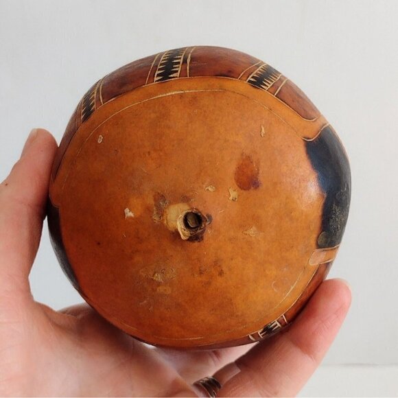 Vintage Handcarved Peruvian Gourd Man W/ Jug Cup Folk Art Musical Rattle 7" - Picture 6 of 8